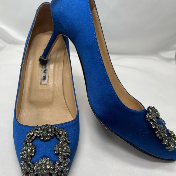 Manolo Blahnik Shoes - Manolo Blahnik size 39 Elegant Blue Satin Heels with Embellishments